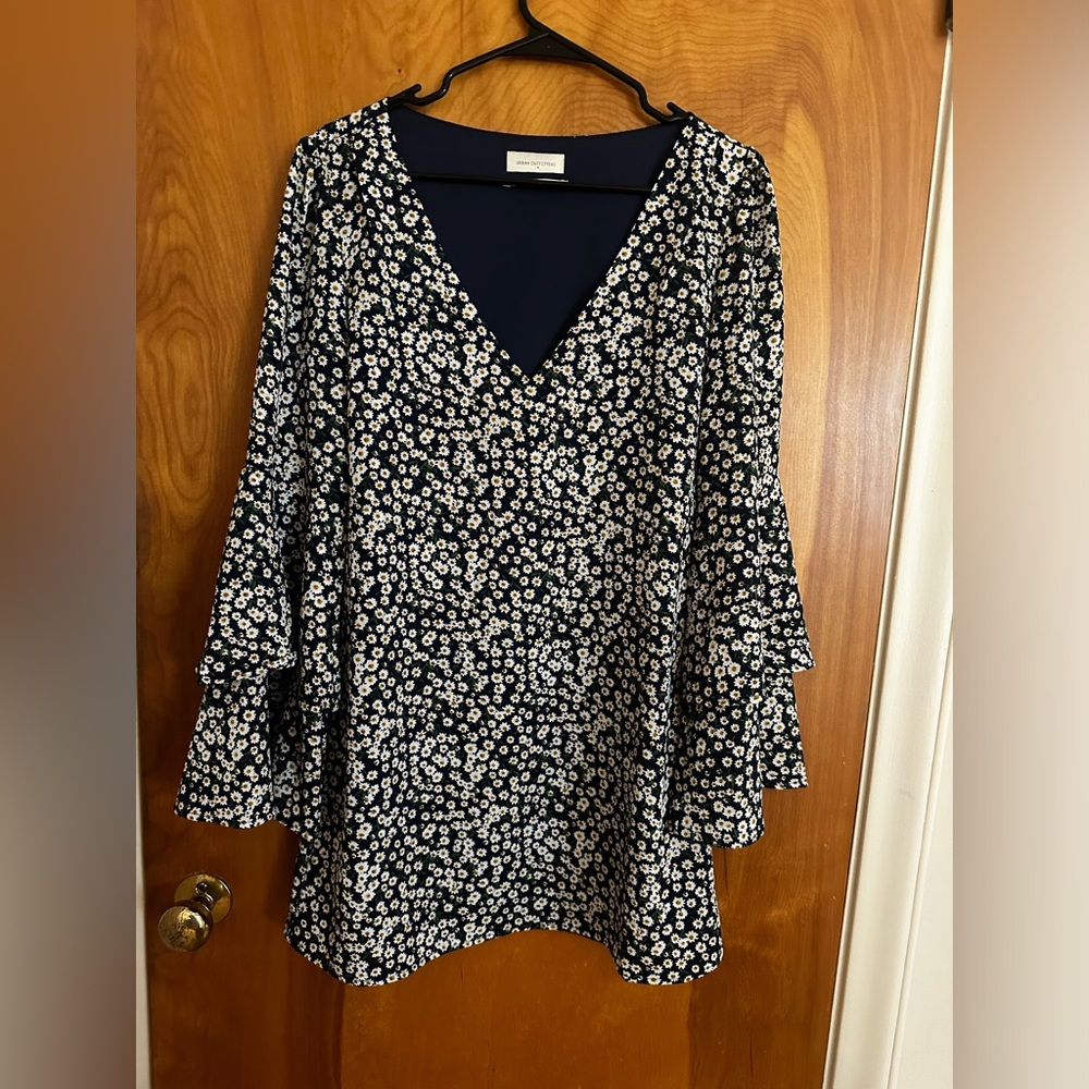 Floral mini dress with ruffle sleeves